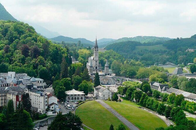 Private Transfer from Barcelona to Lourdes in France - Why Consider This Private Transfer?