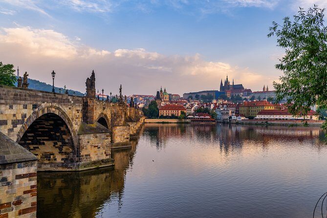 Private Transfer from Berlin to Prague with 2h of Sightseeing - The Experience: What to Expect