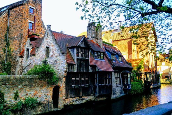 Private Transfer from Brussels Airport to Bruges By Business car - Key Points