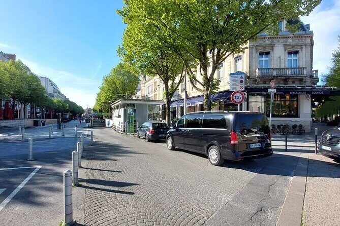 Private transfer from CDG or ORY airport to DisneyLand Paris - The Booking Process and Price