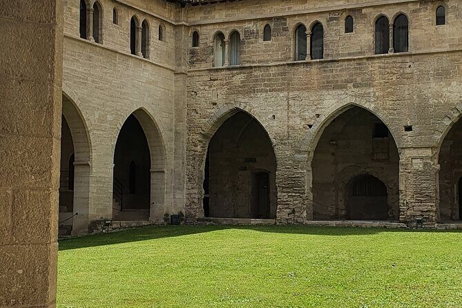 Private Transfer from Marseille Airport to Avignon - Who Should Choose This Transfer?