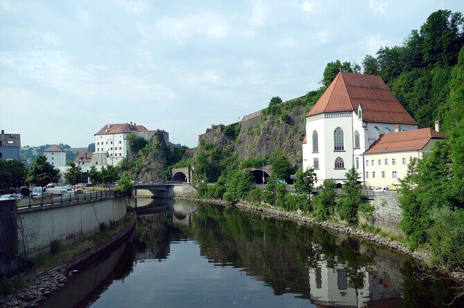 Private Transfer from Munich to Passau, 2 Hour Stop in Dachau - FAQ