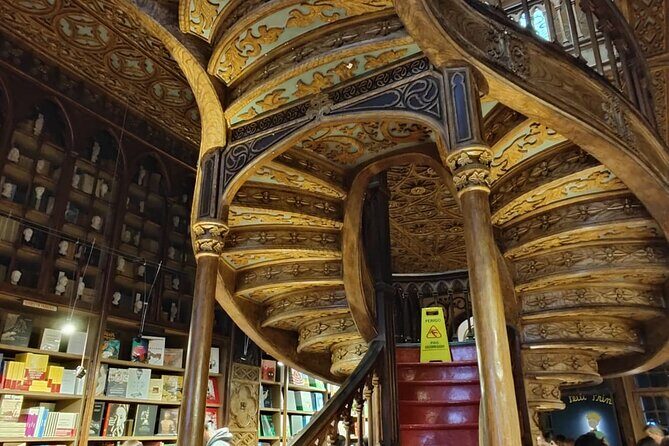 Private Transfer from Porto To Lisbon With Stops Along The Way - Key takeaways