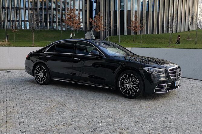 Private Transfer from Prague Airport to Prague City Hotels 1 - 3 pax - FAQ