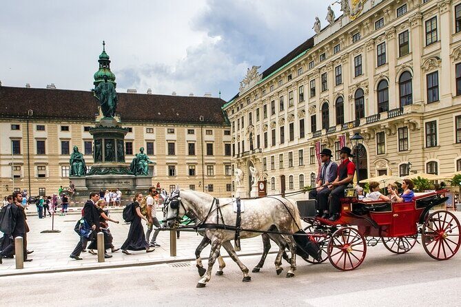 Private Transfer from Prague to Vienna with Stop in Cesky Krumlov - The Sum Up