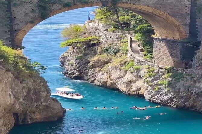 Private Transfer from Ravello to Naples - A Detailed Look at the Ravello to Naples Private Transfer