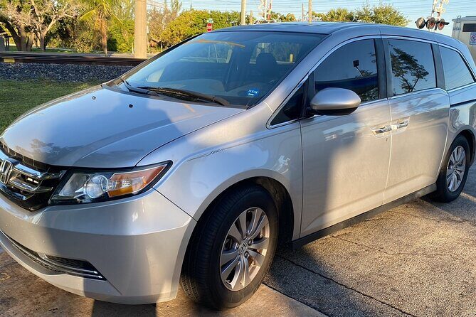 Private Transfer from San Diego City Hotels to San Diego Port - Vehicle Options and Group Sizes