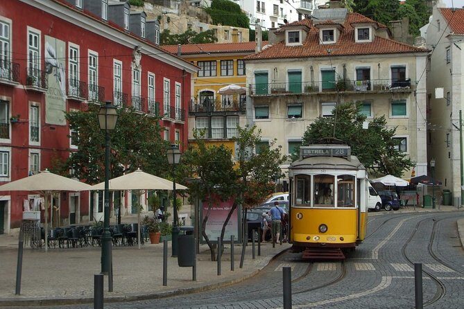 Private Transfer From / To Airport Lisboa x Lisboa - FAQs