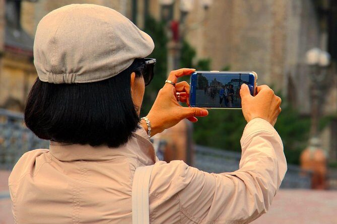 Private Transfer from Vienna to Munich with 2 hours for sightseeing - FAQs