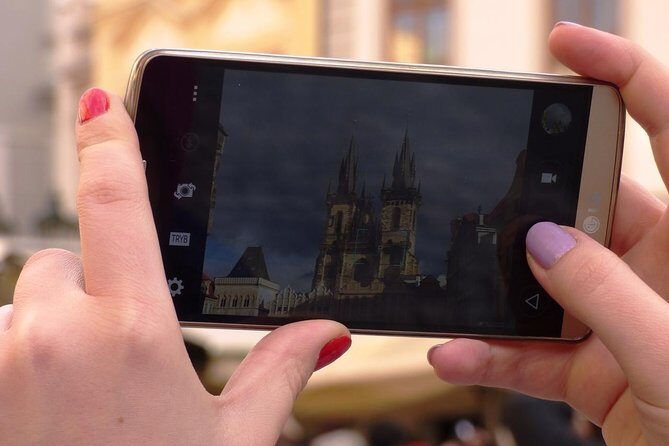 Private Transfer from Vienna to Prague with 1 hour Stop in Kutna Hora - Practical Details and Tips