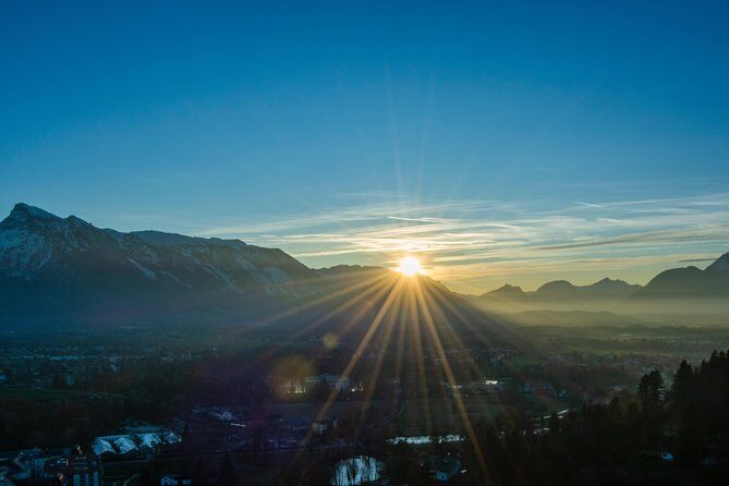 Private transfer from Vienna to Salzburg with 3h Sightseeing stop in Hallstatt - FAQs