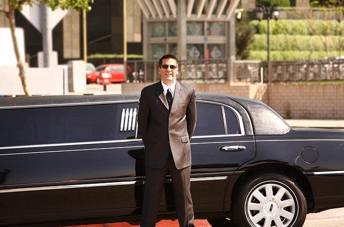 Private Transfer in a Luxury Vehicle to and/or from SAT Airport - What You Can Expect From This San Antonio Airport Transfer