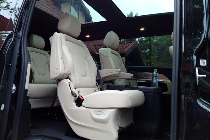 Private transfer Otopeni Airport OTP - Hotels in Bucharest - The Booking Experience & Practical Details