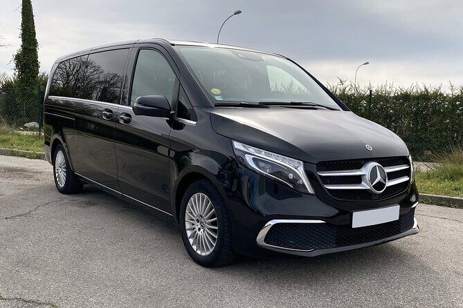 Private Transfer: Paris City to Paris Airport CDG by Luxury Van - Key Points