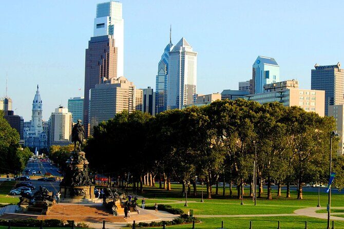 Private Transfer: Philadelphia Airport PHL to Philadelphia in Business Car - Who Will Appreciate This Service?