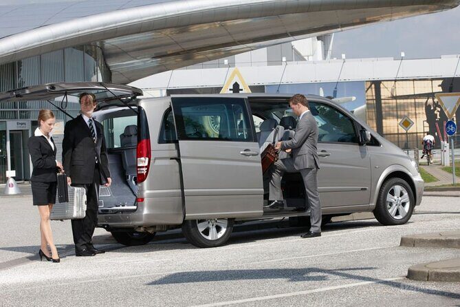 Private Transfer Service from Istanbul Airports to Istanbul - Key Points