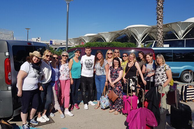 Private transfer Split airport to Split (any location) up to 8 passengers - The Caveats