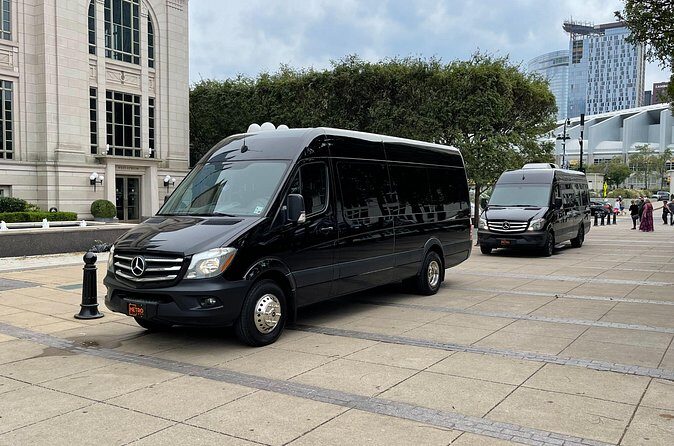 Private Transportation from BNA to Knoxville for 6-13 Passengers - FAQs