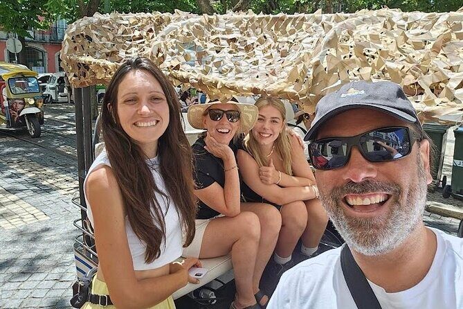 Private tuk tuk tour in old city Lisbon (Standard-1h30) - Practical Considerations
