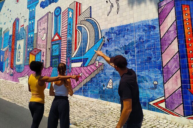 Private tuk tuk tour in old city Lisbon (Standard-1h30) - Who Should Consider This Tour?