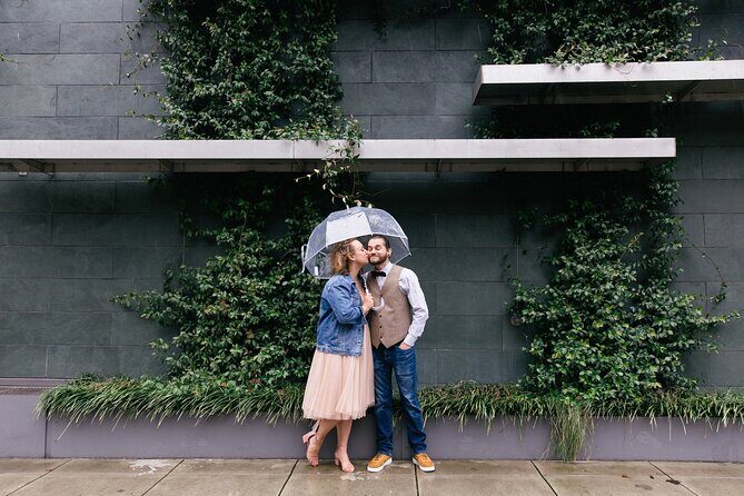 Private Vacation Photography Session with Local Photographer in Portland - FAQ