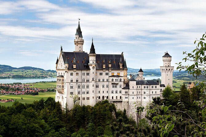 Private Van Tour to Royal Castle of Neuschwanstein from Munich - The Itinerary in Detail