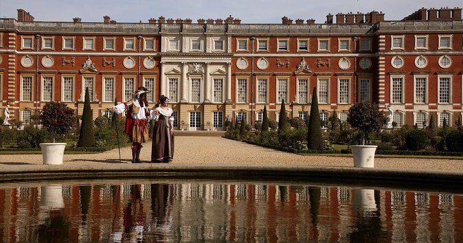 Private Vehicle To Hampton Court Palace From London With Admission Tickets - FAQs
