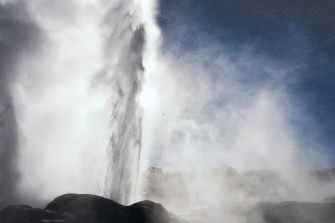 Private, via beaches, Kiwi farm to Rotorua 8 lakes & Geothermal - The Overview: A Day Filled with Natural Beauty and Cultural Insights