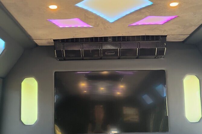 Private Vineyard Tour in Party Bus (4 Vineyards), Includes Lunch - Who Is This Tour Best For?