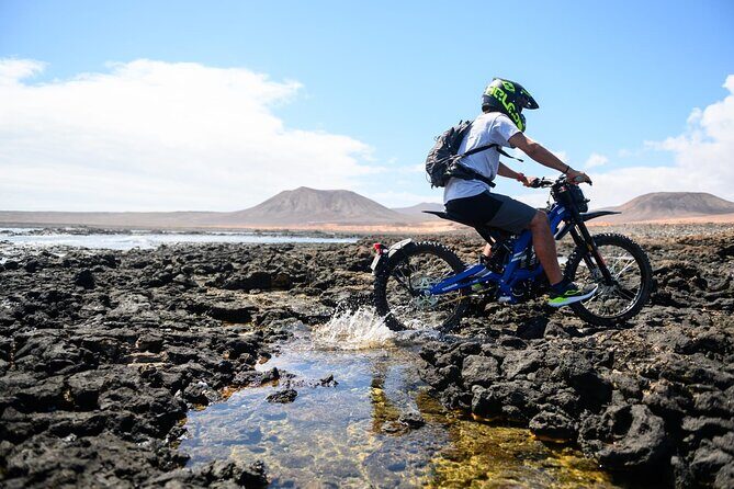 Private Volcanoes Tour Electric Experience of Fuerteventura - Who Should Consider This Tour?