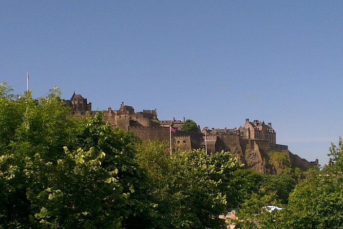 Private Walk: Edinburgh Old Town and New Town - FAQs