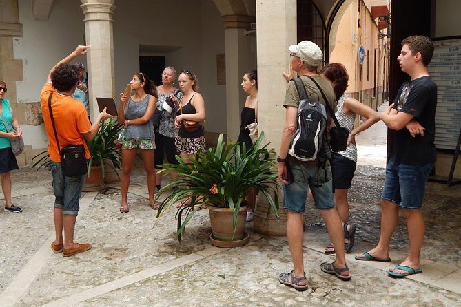 Private walking tour in Palma de Mallorca with local guides. - Who Will Enjoy This?