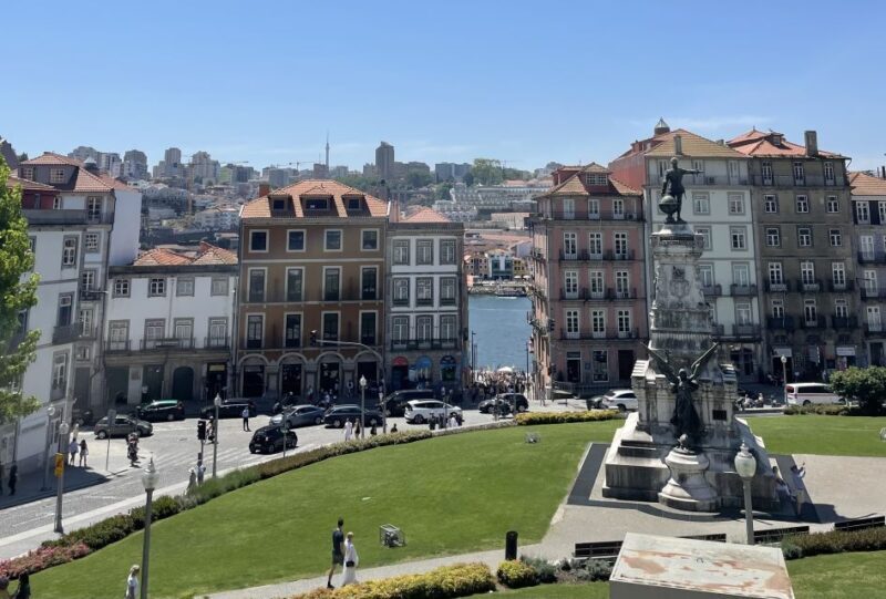 Private Walking Tour in Porto incl. Livraria Lello ticket - Exploring Porto with Confidence