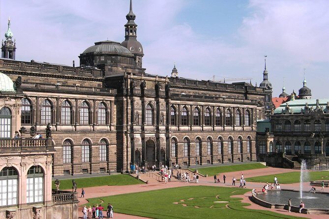 Private Walking Tour of Dresden with official tour guide - FAQ