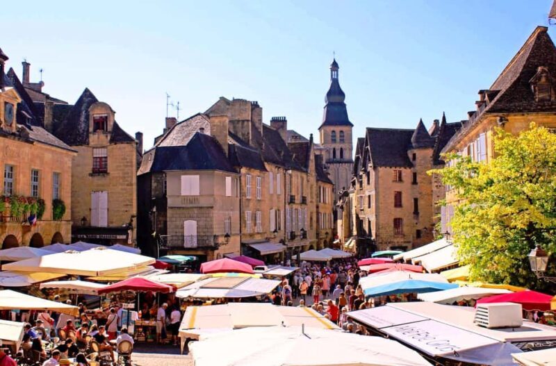 Private Walking Tour of Sarlat by Exploreo24 - The Saturday Market Experience and Tasting