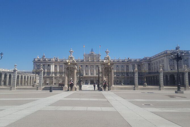 Private Walking Tour to Royal Palace and Old Town of Madrid - The Itinerary in Detail