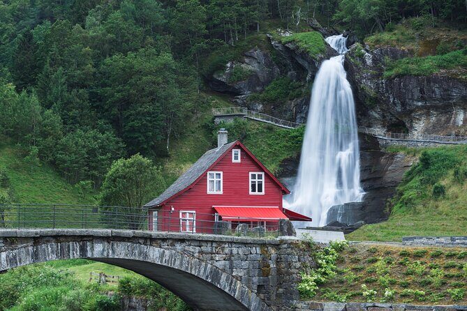 Private Waterfalls and Wonders Tour in Norway - Experience the Beauty of Norway with the Private Waterfalls and Wonders Tour