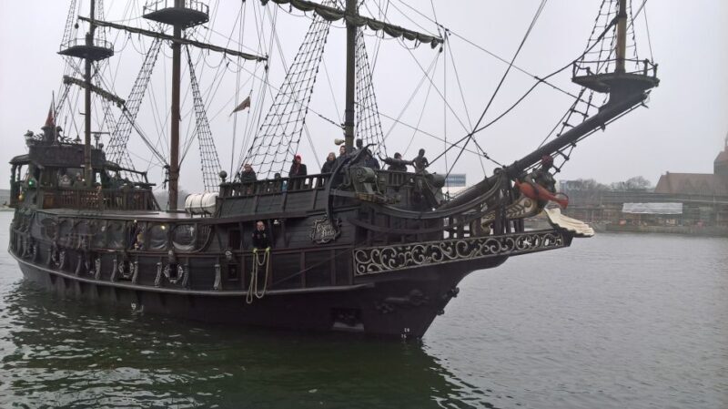 Private Westerplatte Tour by Car or Cruise Transport - Exploring the Westerplatte Experience