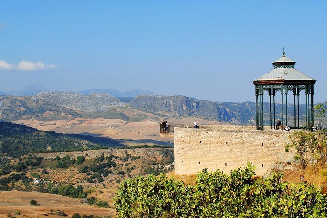 Private White Villages & Ronda Day Tour from Seville - Ronda: The Dramatic Town of Legends