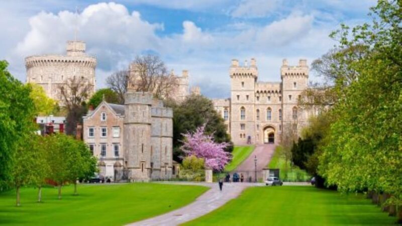 Private Windsor Castle & Oxford Tour with Chauffeur & Guide - Who Should Consider This Tour?