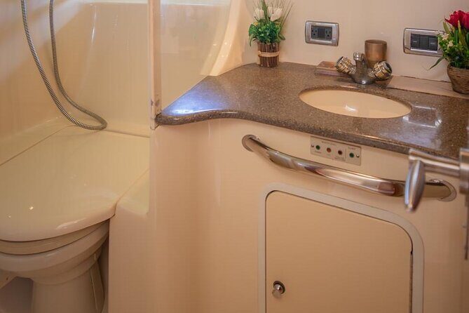 Private Yacht - 46 ft SeaRay Cancun Bay Snorkel 23P4 - What’s It Like on the Yacht?