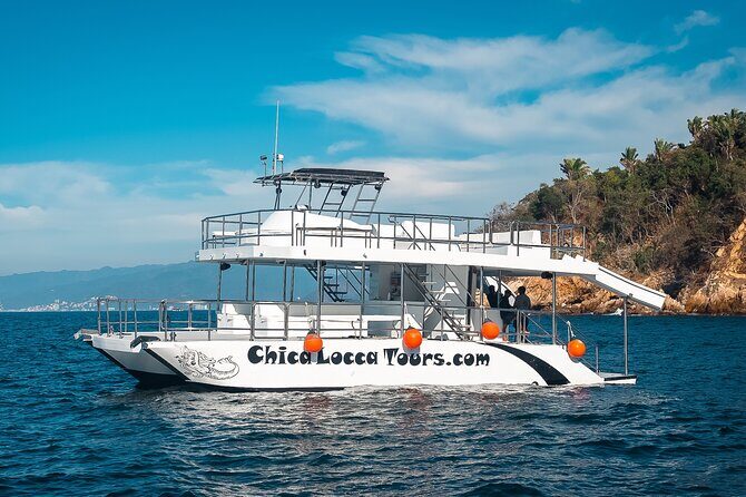 Private Yacht Charter Chica Fun 6 waterslides in Puerto Vallarta - Introduction