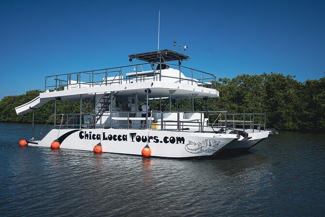 Private Yacht Charter Chica Fun 6 waterslides in Puerto Vallarta - Key Points