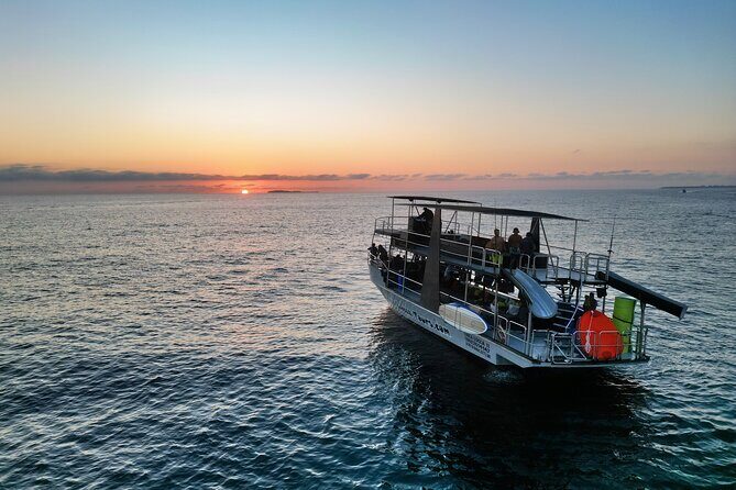 Private Yacht Charter ChicaFUN 2 Waterslides All Inclusive - A Closer Look at the Experience