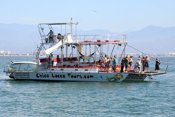 Private Yacht Charter on ChicaFun 1 Waterslides all inclusive - FAQ