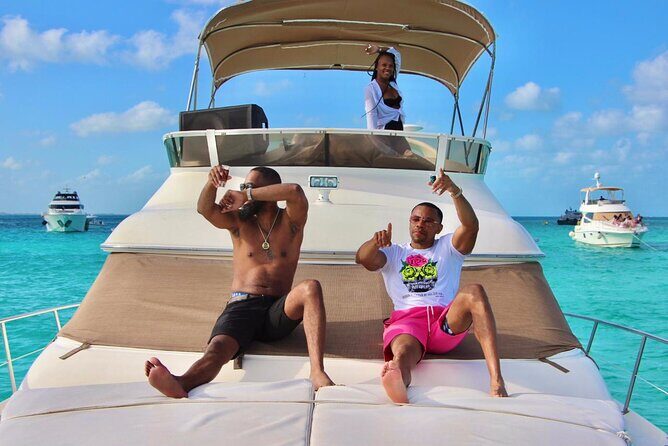 Private Yacht SeaRay 46ft Cancun 25P17 - FAQ