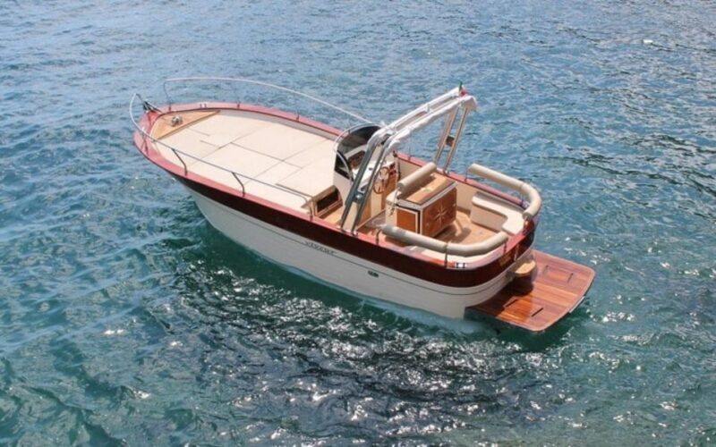 Procida: Boat Tour with Swimming Stops and Underwater Photos - The Experience in Detail