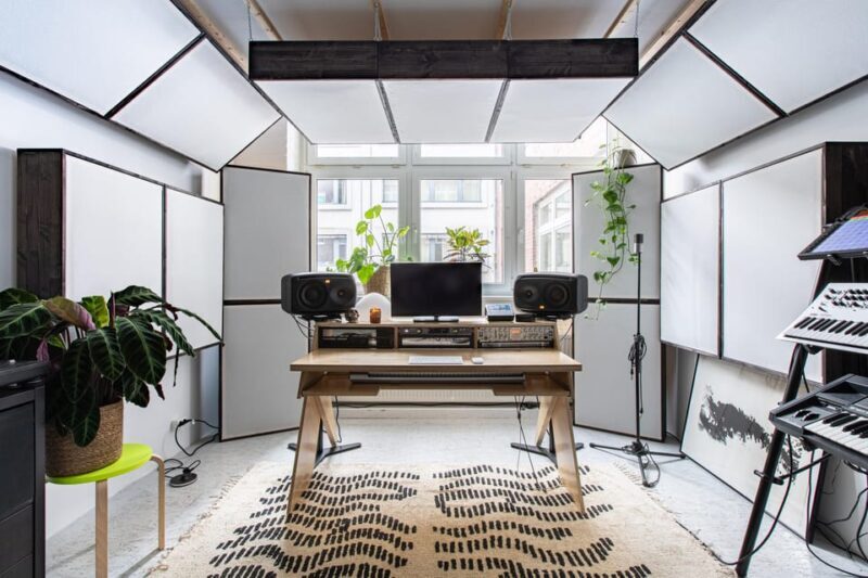 Produce Techno and House Music in Berlin - What the Reviews Say