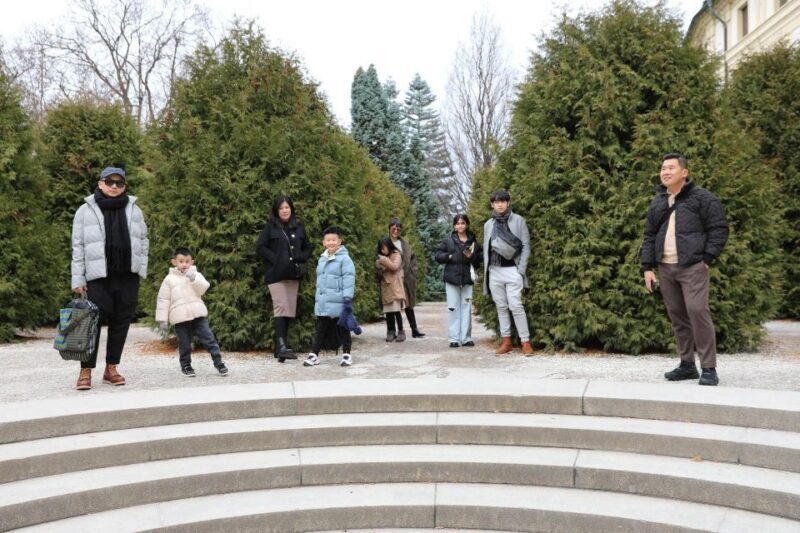 Professional photoshoot at Prague Castle - Who Should Consider Other Options?