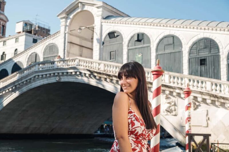 Professional Photoshoot in Venice: Rialto Bridge - Professional Photoshoot in Venice: Rialto Bridge – A Friendly Look